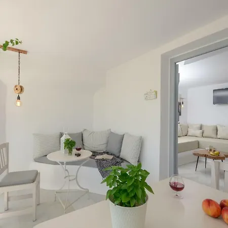 Maroussa Апарт-отель