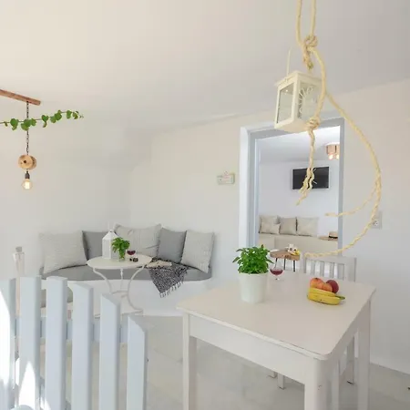 Maroussa 4*