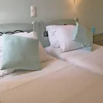 Maroussa Apartahotel