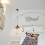 Maroussa Apartahotel