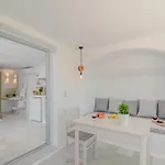 Apartahotel Maroussa 4*
