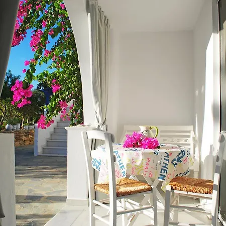 Ξενοδοχείο με διαμερίσματα Maroussa Αγία Άννα