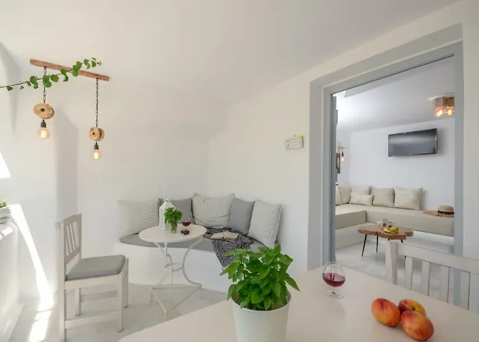 Maroussa Apartahotel